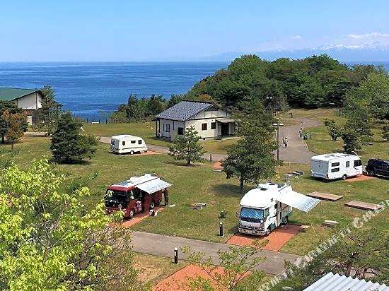 Heart Land Hills in Noto 37 Trailer House Sho