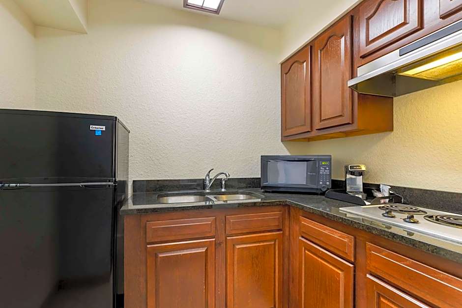Best Western Plus Longbranch Hotel & Convention Center