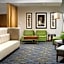 Holiday Inn Express & Suites Altoona By IHG