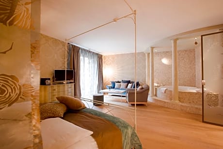 Suite with Spa Bath