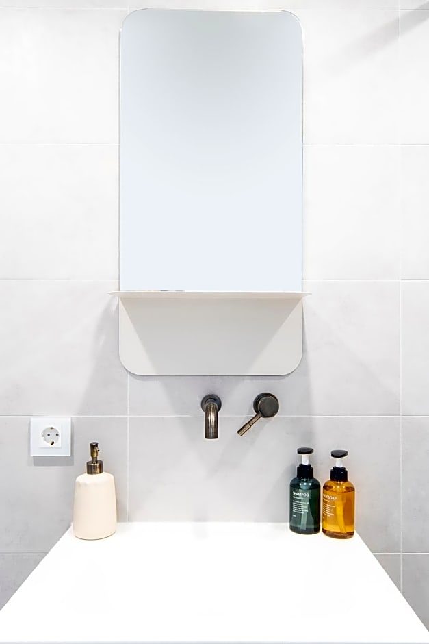 Family penthouse 7-Minutes from Rotterdam Central Newly Build top floor terrace R5