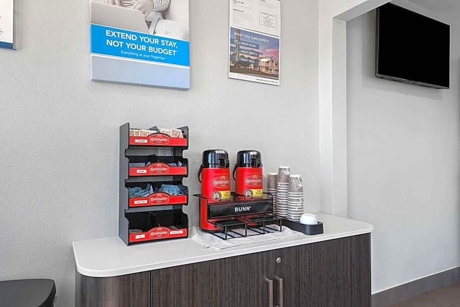 Studio 6 Suites Escondido, CA