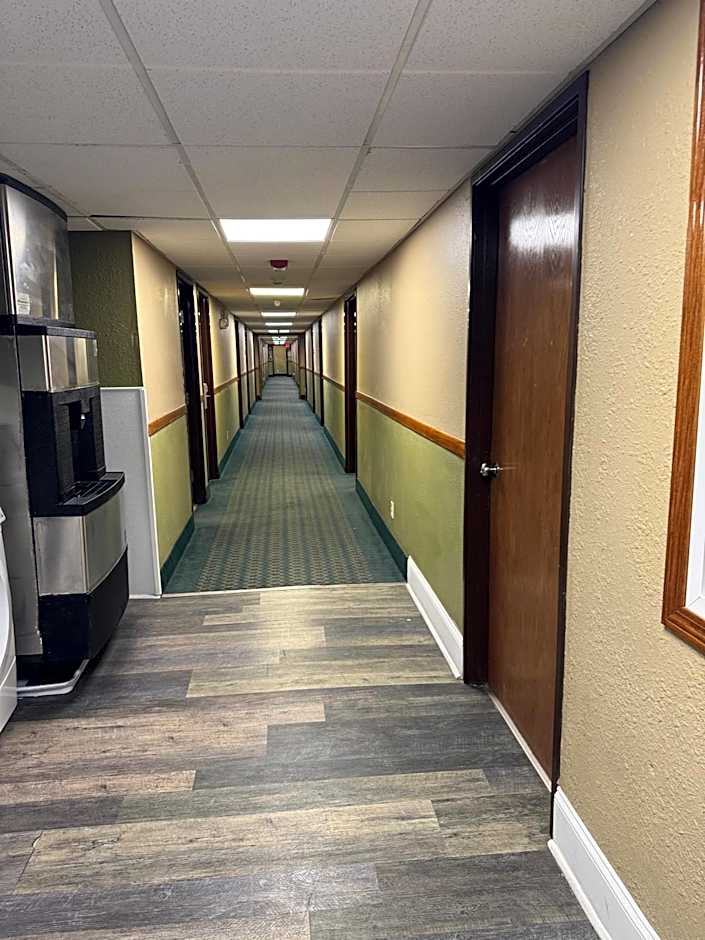 Super 8 by Wyndham Mendota I-39