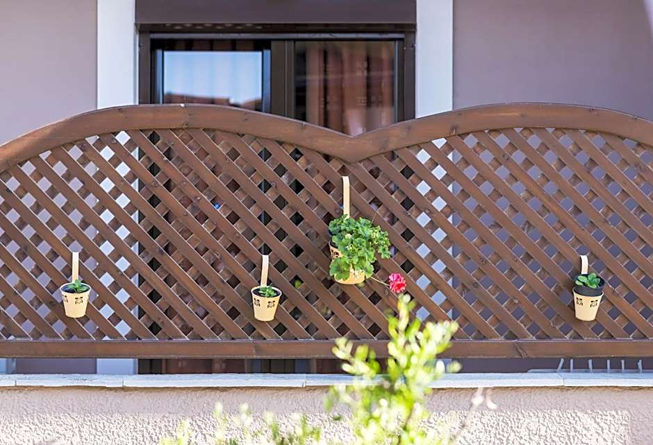 Kamelia & Semeli Hotel