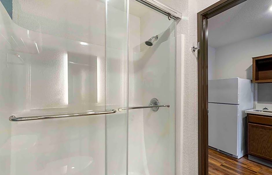 Extended Stay America Select Suites - Tampa - Northeast