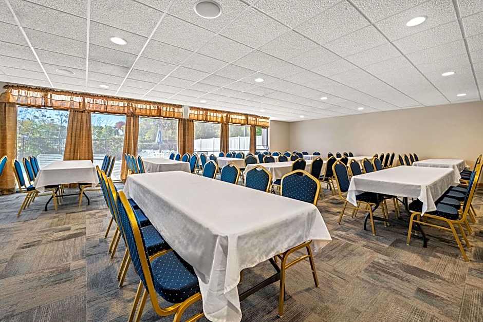 Days Inn by Wyndham Dubuque