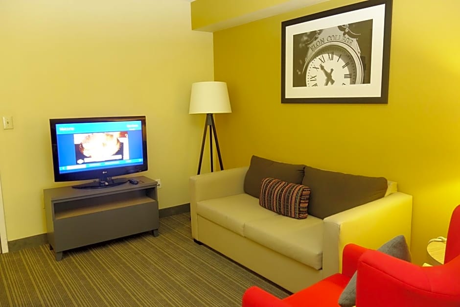 Country Inn & Suites by Radisson, Burlington (Elon), NC
