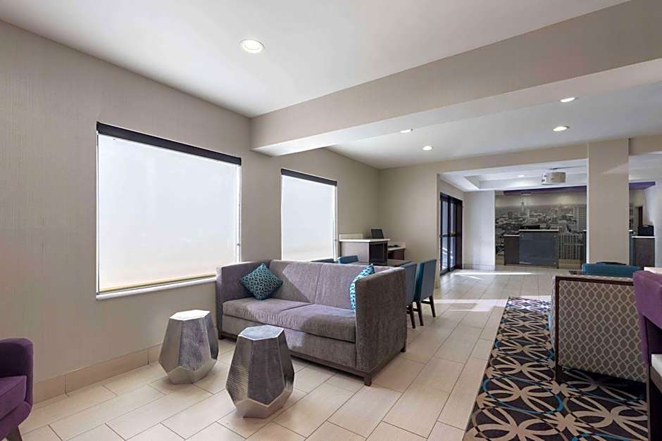 La Quinta Inn & Suites by Wyndham Snellville - Stone Mountain