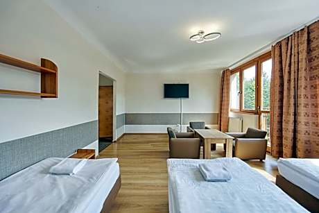 Quadruple Room with Mountain View