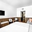 12 Revay Hotel