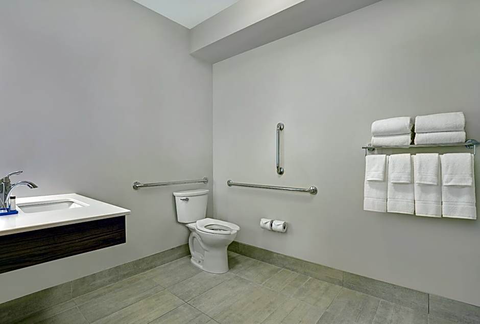 Holiday Inn Express & Suites - Lenexa - Overland Park Area By IHG