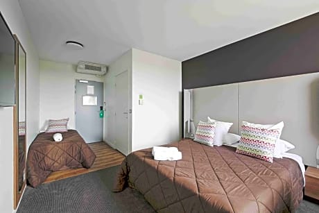 Superior Triple Room (1 Double Bed + 1 Single Bed)