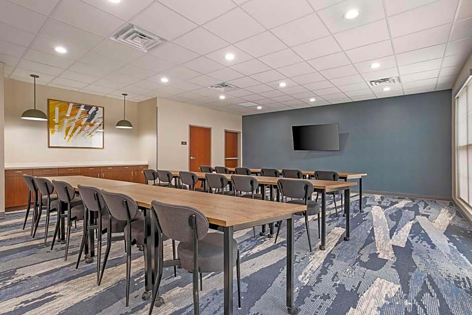 Comfort Inn & Suites Huntsville Near University