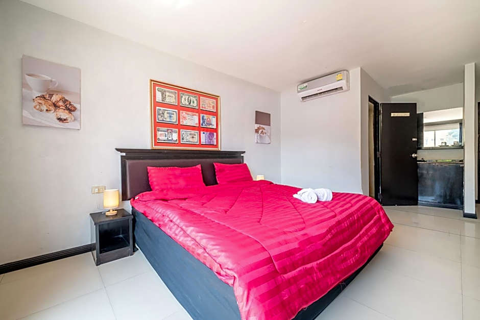 Abunawas Merry Inn at Walking Street