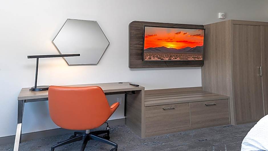 Holiday Inn Express & Suites Ridgecrest - China Lake By IHG