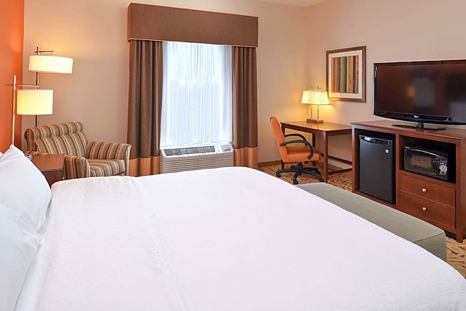 Photo 1 of 4 of 1 King Bed, Hearing/Mobility Accessible, Roll in Shower