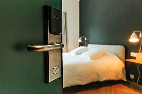 Deluxe Double Room with Bath