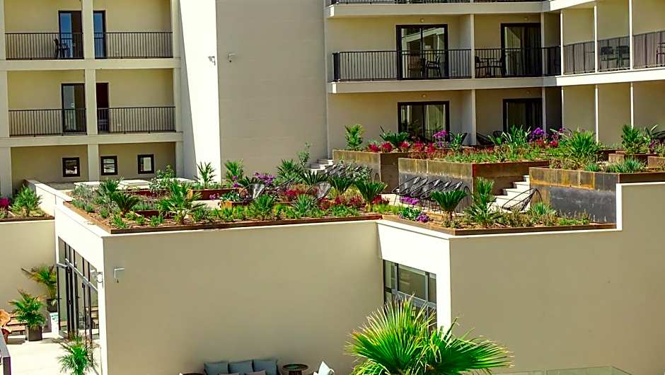 Mac Paradiso Garden Hotel