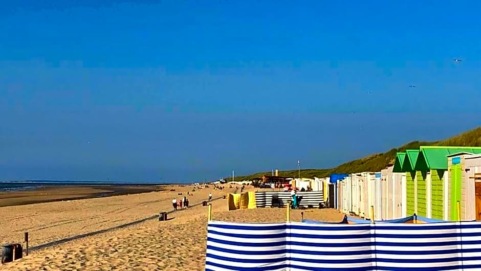 Strandhotel Dennenbos