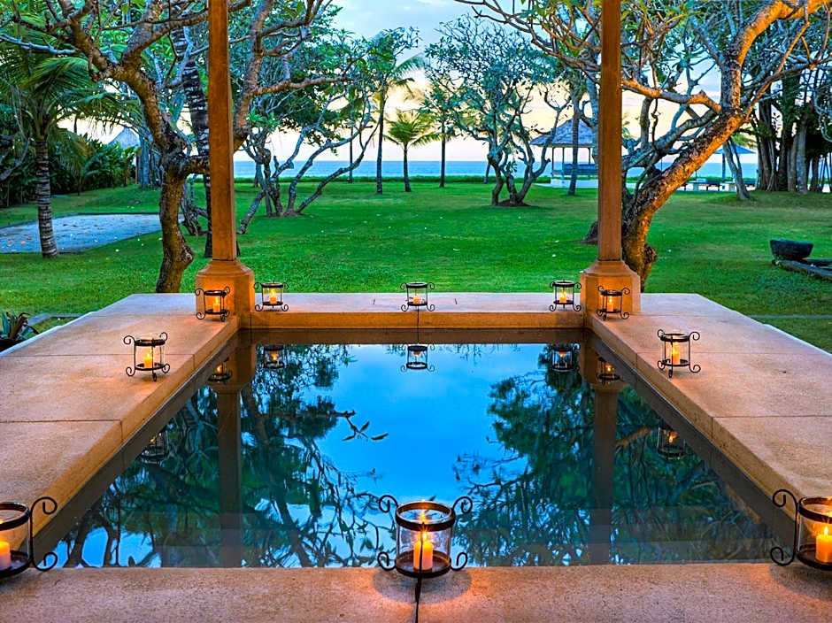 Villa Atas Ombak