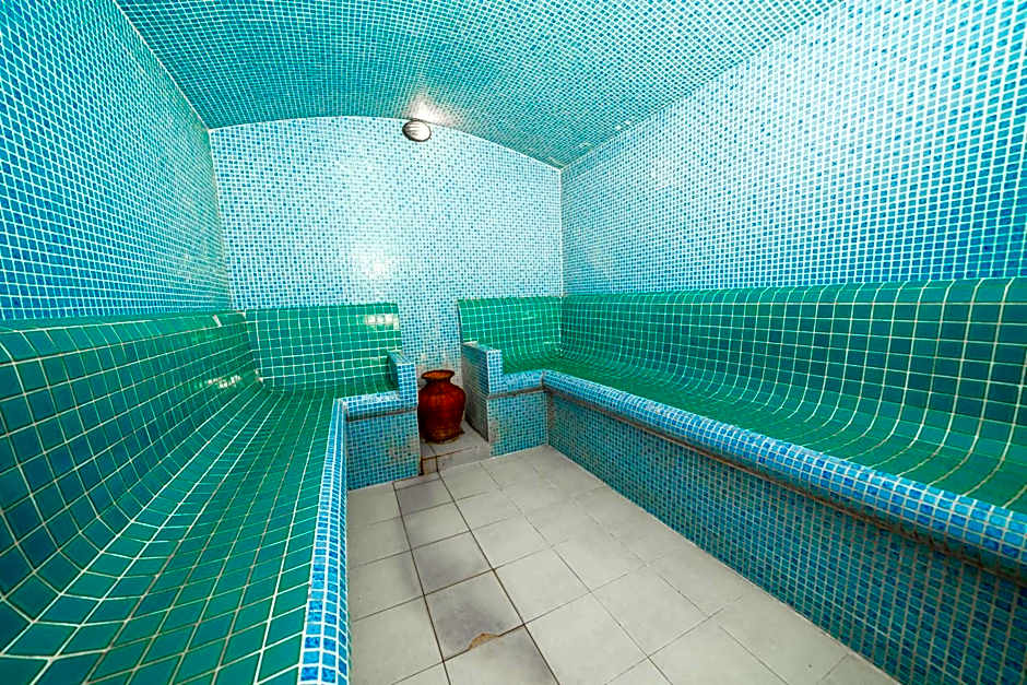 Pursat Riverside Hotel & Spa