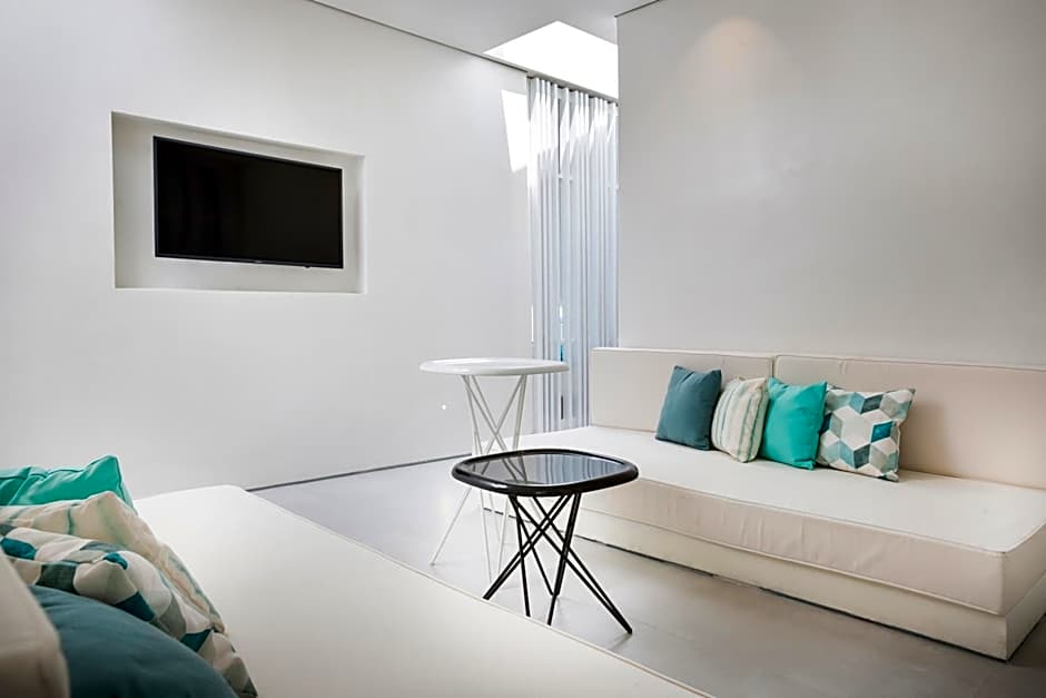 Mykonos Dove Beachfront Hotel