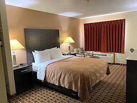 Quality Inn Morton At I-74