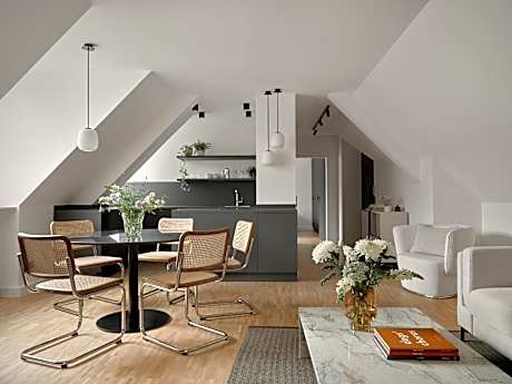 Signature Penthouse - 1 Bedroom - Balcony with Kitchen