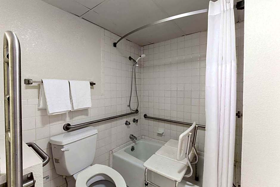 Days Inn by Wyndham Oklahoma City Fairground