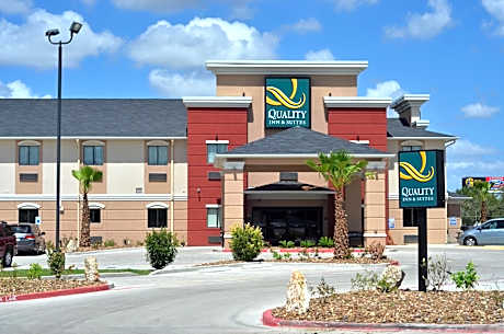 Quality Inn & Suites Kenedy - Karnes City