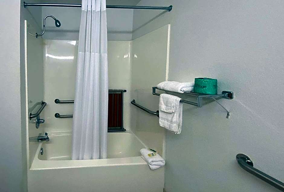 Motel 6 McAlester OK - South