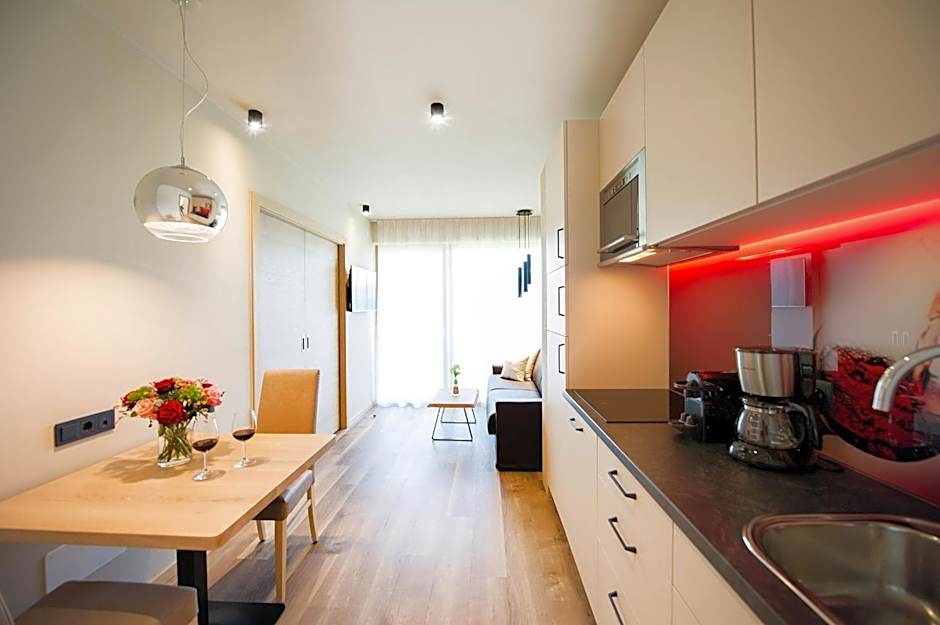 Haus Gregori Modern & Central Stay in Vineyard with Rooftop & Served Breakfast