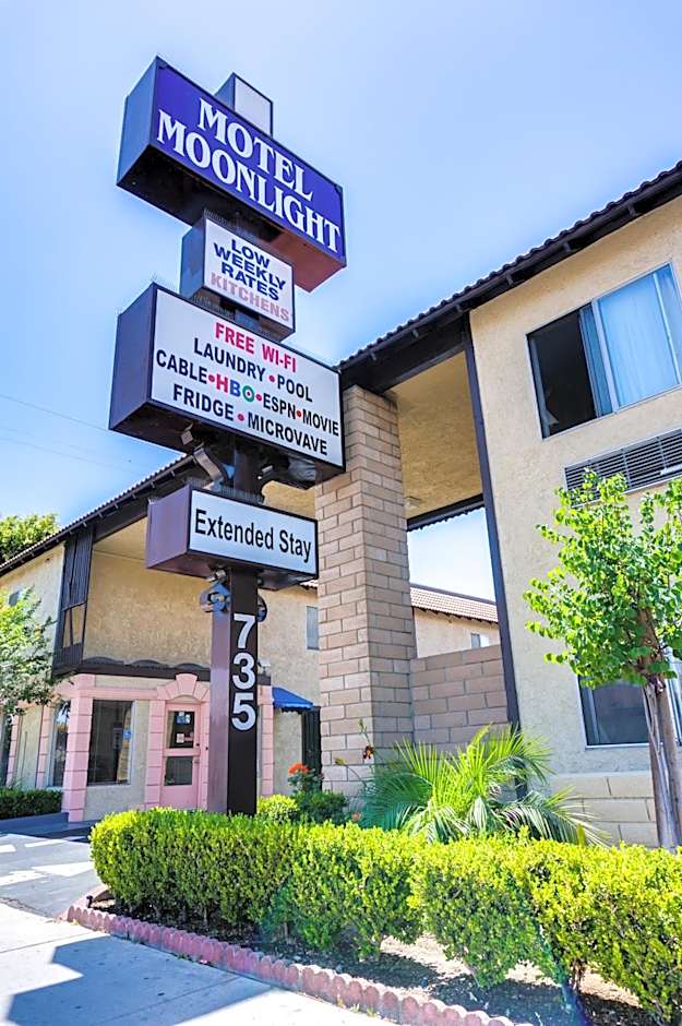 Motel Moonlight