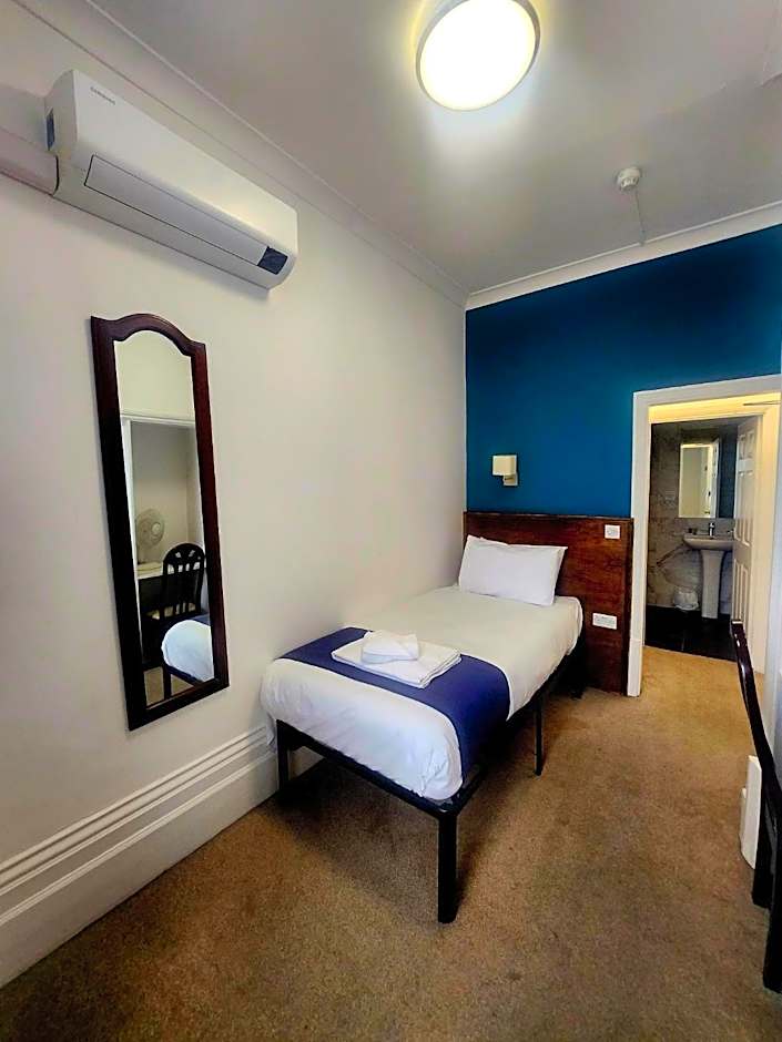Photo 1 of 2 of Single Room