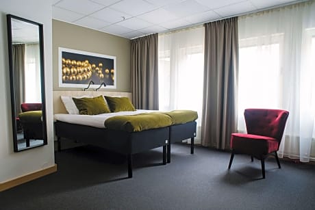 1 Double Bed, Non-Smoking, Superior Room, Free Internet, Full Breakfast