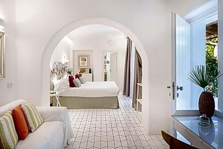 Junior Suite with Garden View