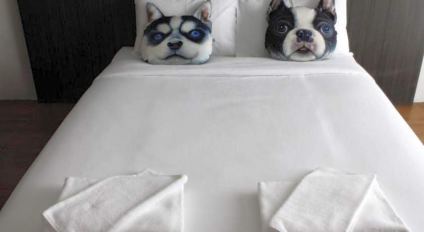 The Pride Hotel At Laemsing