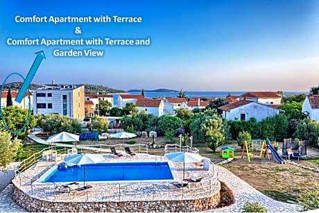 Comfort Two-Bedroom Apartment with Terrace