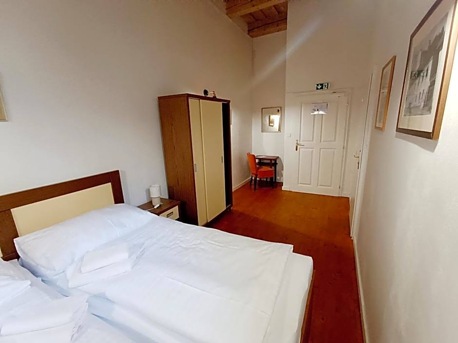 HoStel Cosmopolitan*