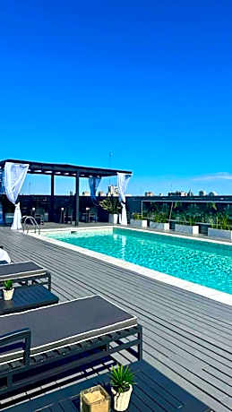 Broadway Hotel & Suites