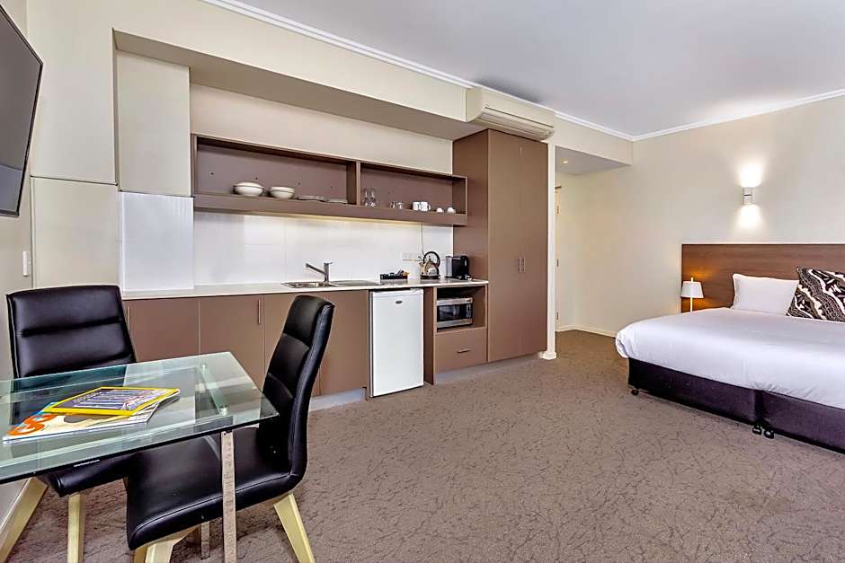 New Haus by Hougoumont Hotel, former Bannister 22