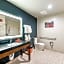 Hotel Lexen Newhall & Santa Clarita - Near Six Flags Magic Mountain