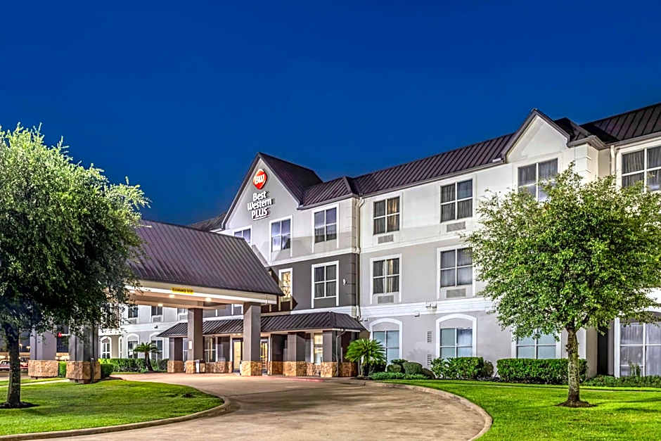 Best Western Plus Hobby Airport Inn & Suites