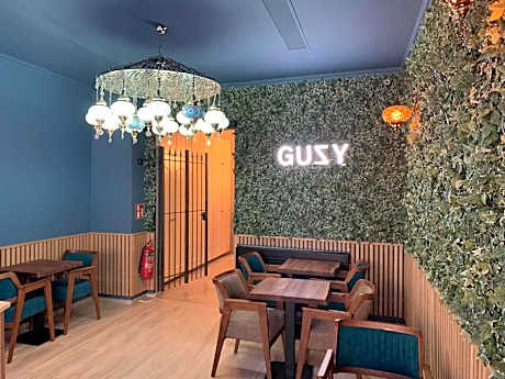 Hotel Guzy