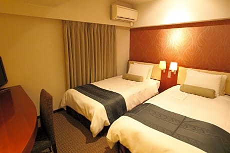 Standard Twin Room - Non-Smoking