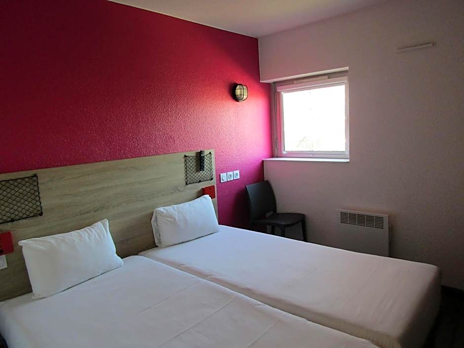 hotelF1 Igny Massy TGV, renovated