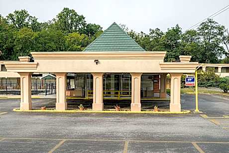 Rodeway Inn University