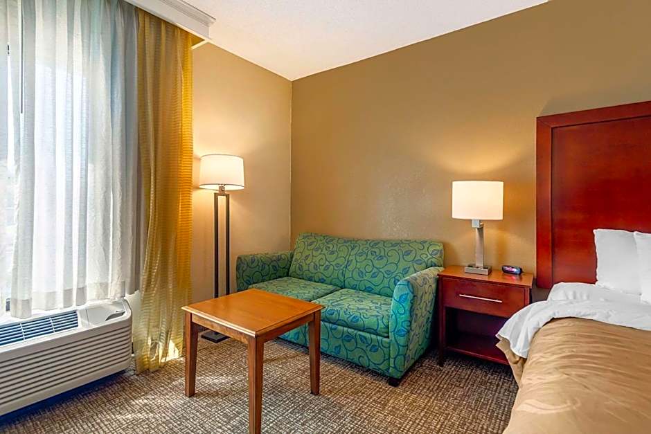 Quality Inn & Suites Olde Town