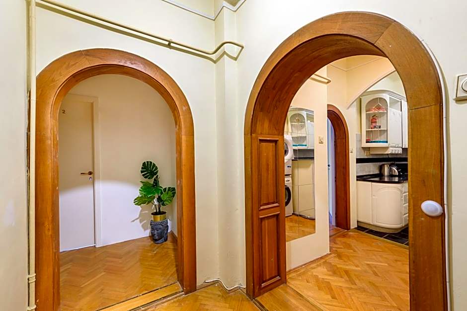 Stylish Homes Downtown Buda