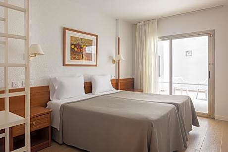 Triple Room (3 Adults)